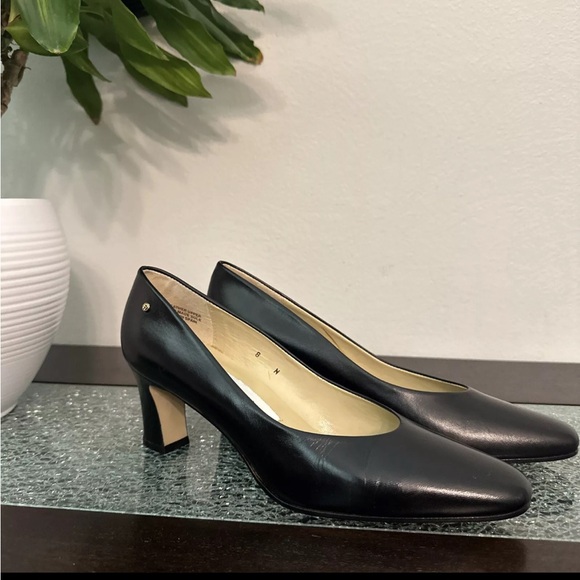 Vintage Etienne Aigner Taylor Black Leather Slip On Pumps Made In Spain Size 8 - Picture 4 of 6